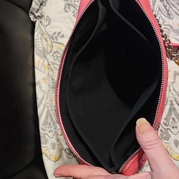 Marc Jacobs Quilted Leather Crossbody Tablet Bag - Picture 7 of 8